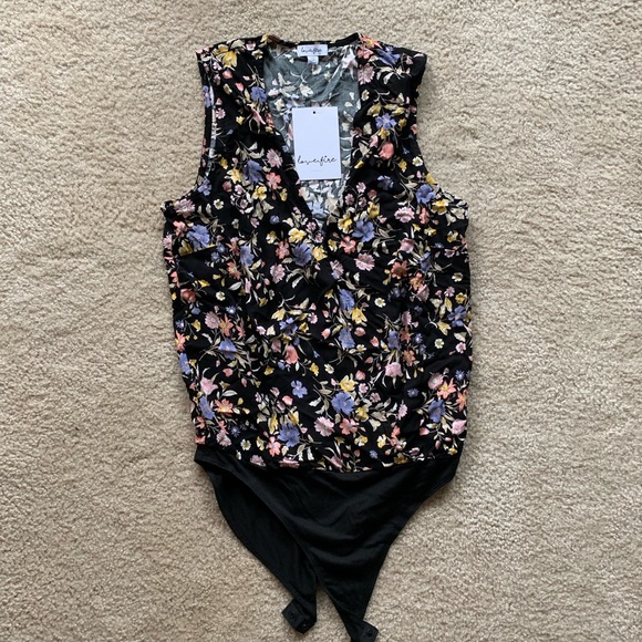 Sleeveless Wrap Bodysuit - Picture 3 of 7